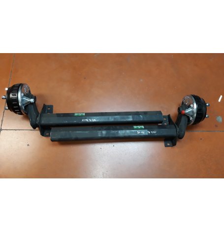 ESSIEU 1350 KG FREINE 140X5 cartouche